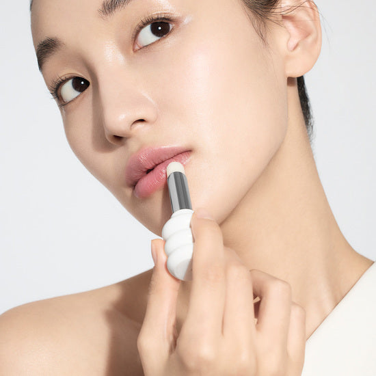 Sulwhasoo Rose & Glowing Lip Balm Available on Seoulbazaar, your online store for trendy korean products.