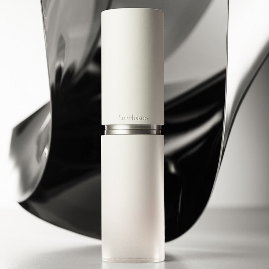 SULWHASOO The Ultimate S Serum Available on Seoulbazaar, your online store for trendy korean products.