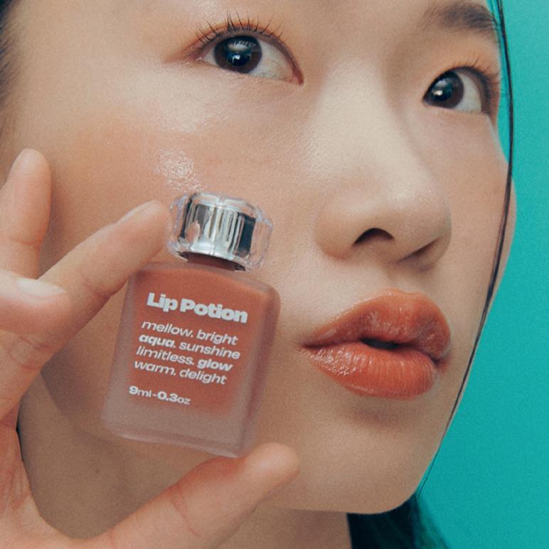 ALTERNATIVE STEREO Lip Potion Aqua Glow Tint Available on Seoulbazaar, your online store for trendy korean products.