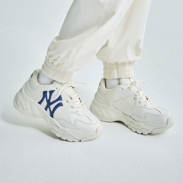 MLB Bigball CHUNKY Window NEW YORK YANKEES Available on Seoulbazaar, your online store for trendy korean products.