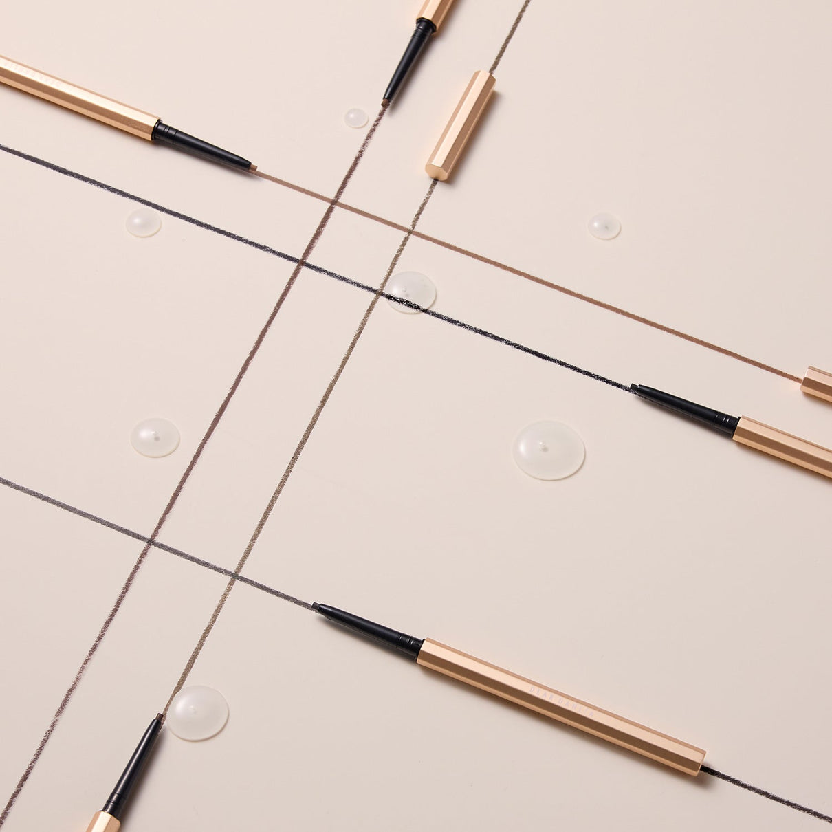 DEAR DAHLIA Perfect Desighning Eyeliner Pencil disponible sur Ma petite Coree, ton Eshop 100% K-beauty en direct de Seoul