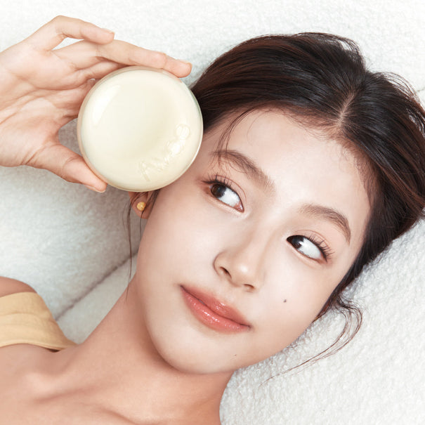 FWEE Cover Cushion EGG-FIT Available on Seoulbazaar, your online store for trendy korean products.